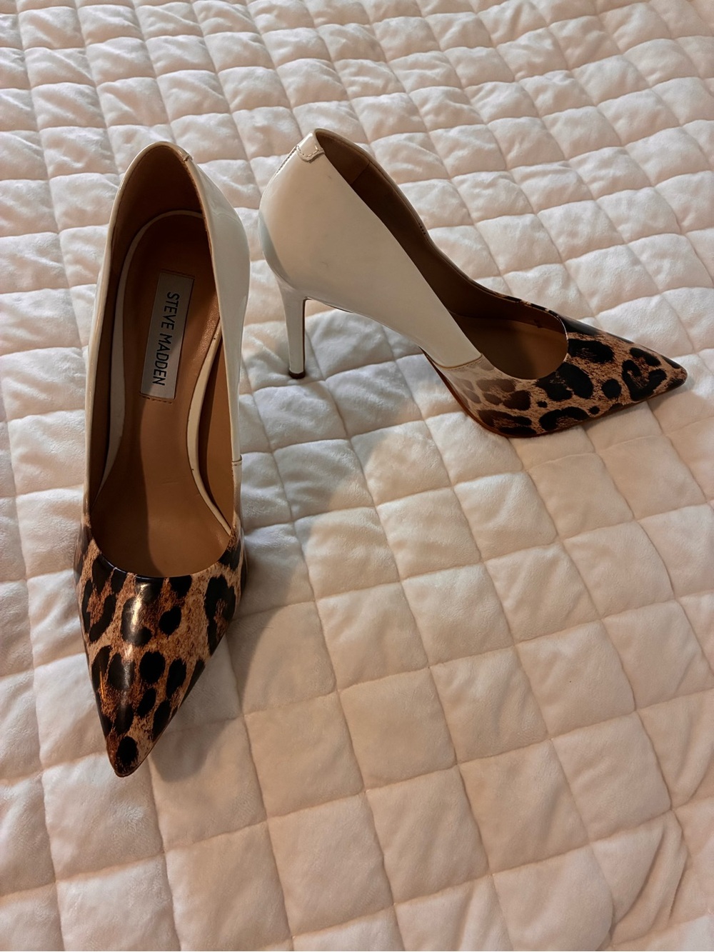 Steve Madden Leopard-Pattern Pointed-Toe Pumps, excellent shape. size 7 1/2 . - Picture 4 of 10